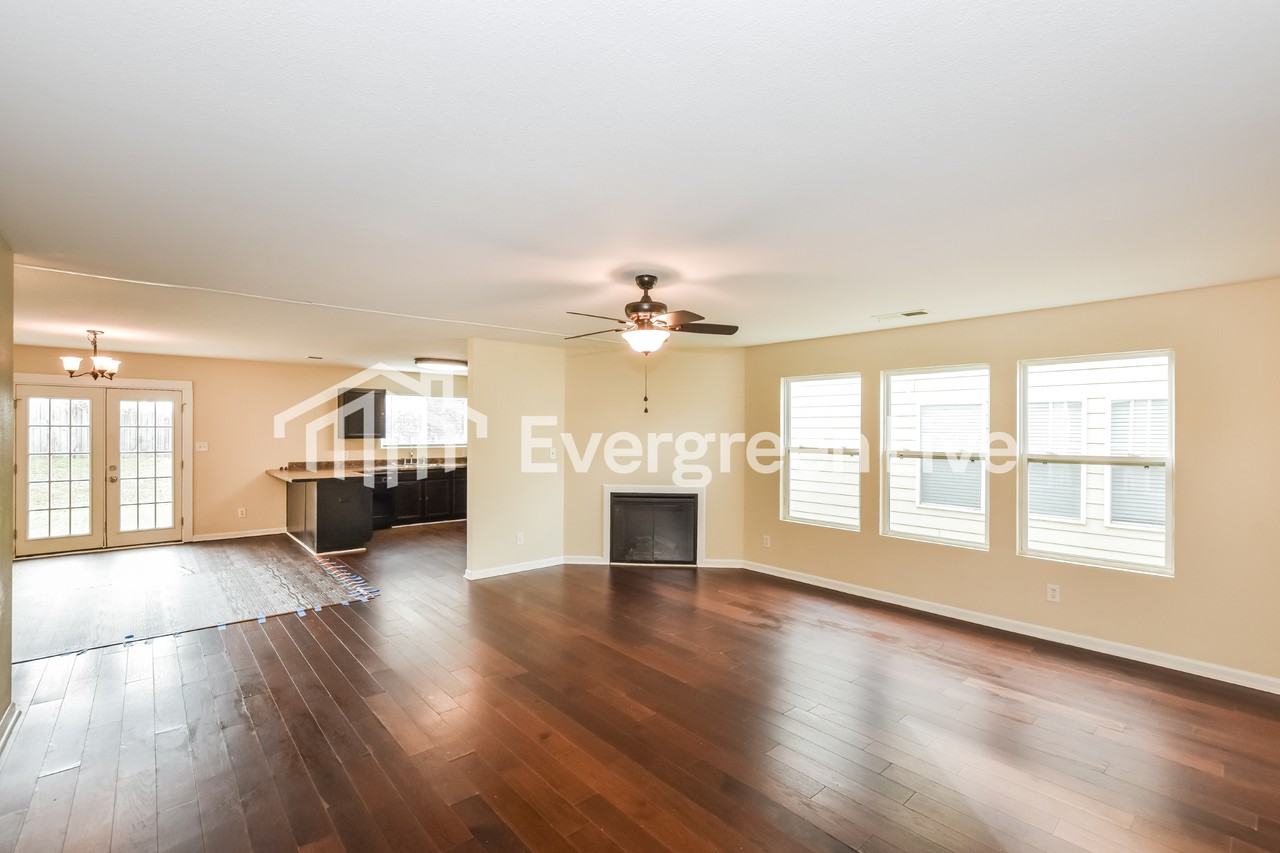 15227 Mill Valley Dr - Photo 3 of 15