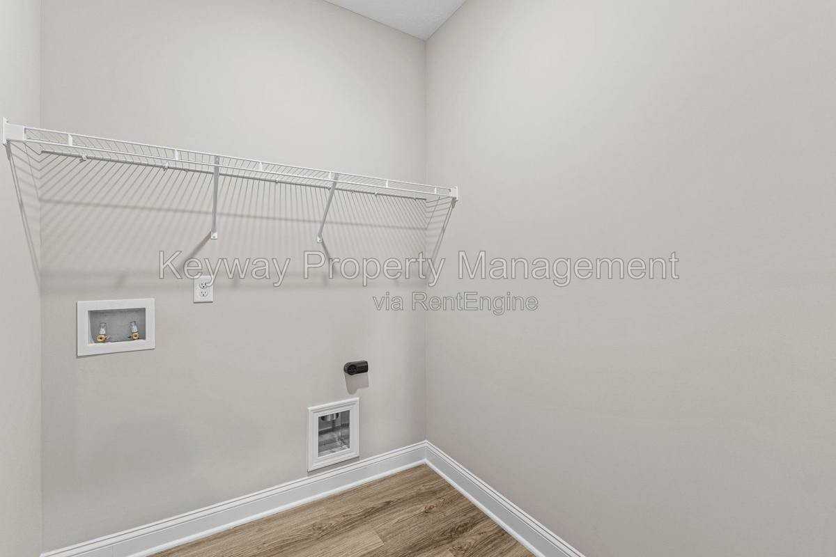 2151 Denmark Ave Se - Photo 6 of 10