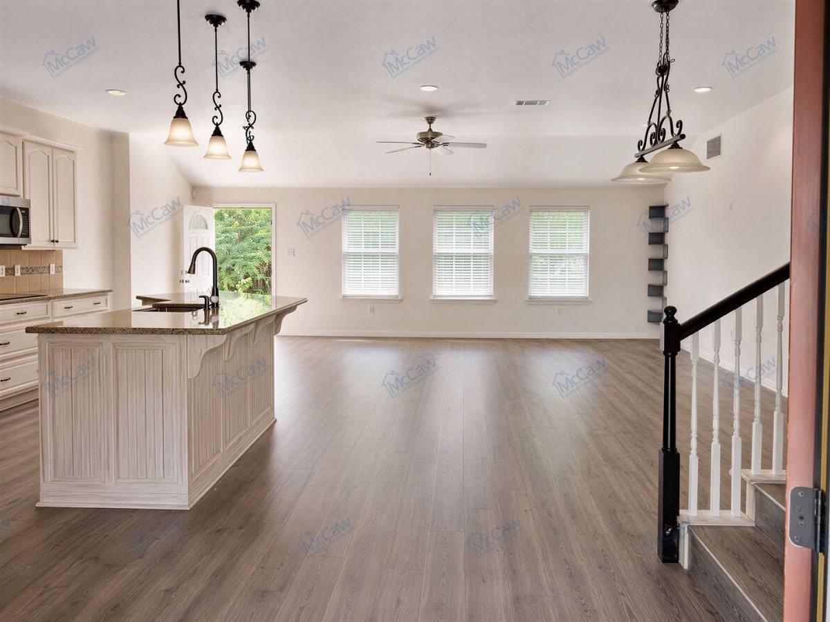 400 N Avenue E #A - Photo 6 of 10