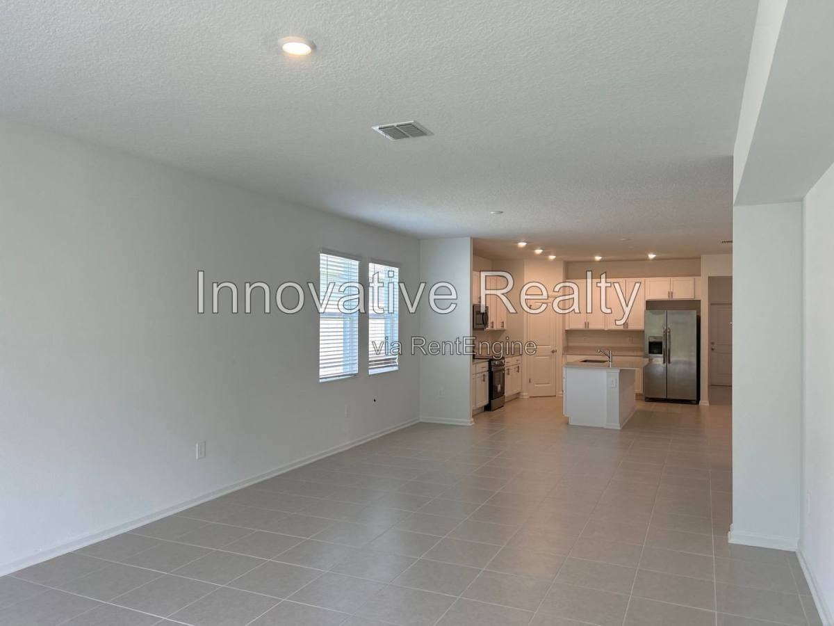 699 Peroni Ave - Photo 3 of 10