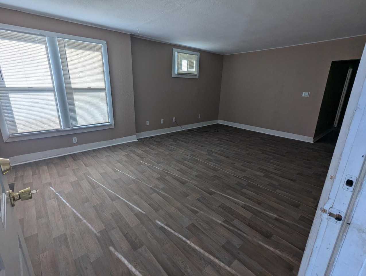 766 Redwood Ave - Photo 3 of 10