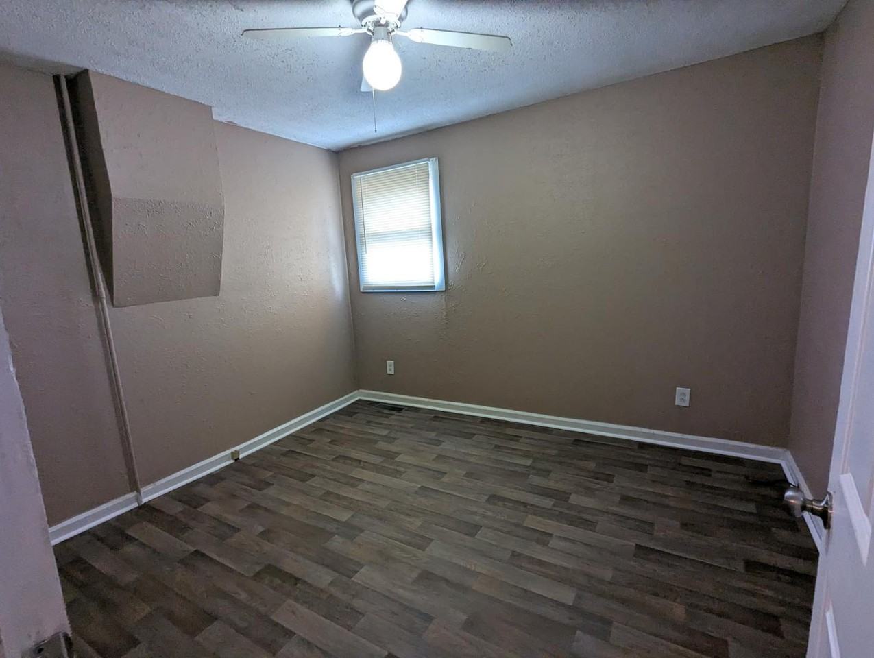 766 Redwood Ave - Photo 7 of 10