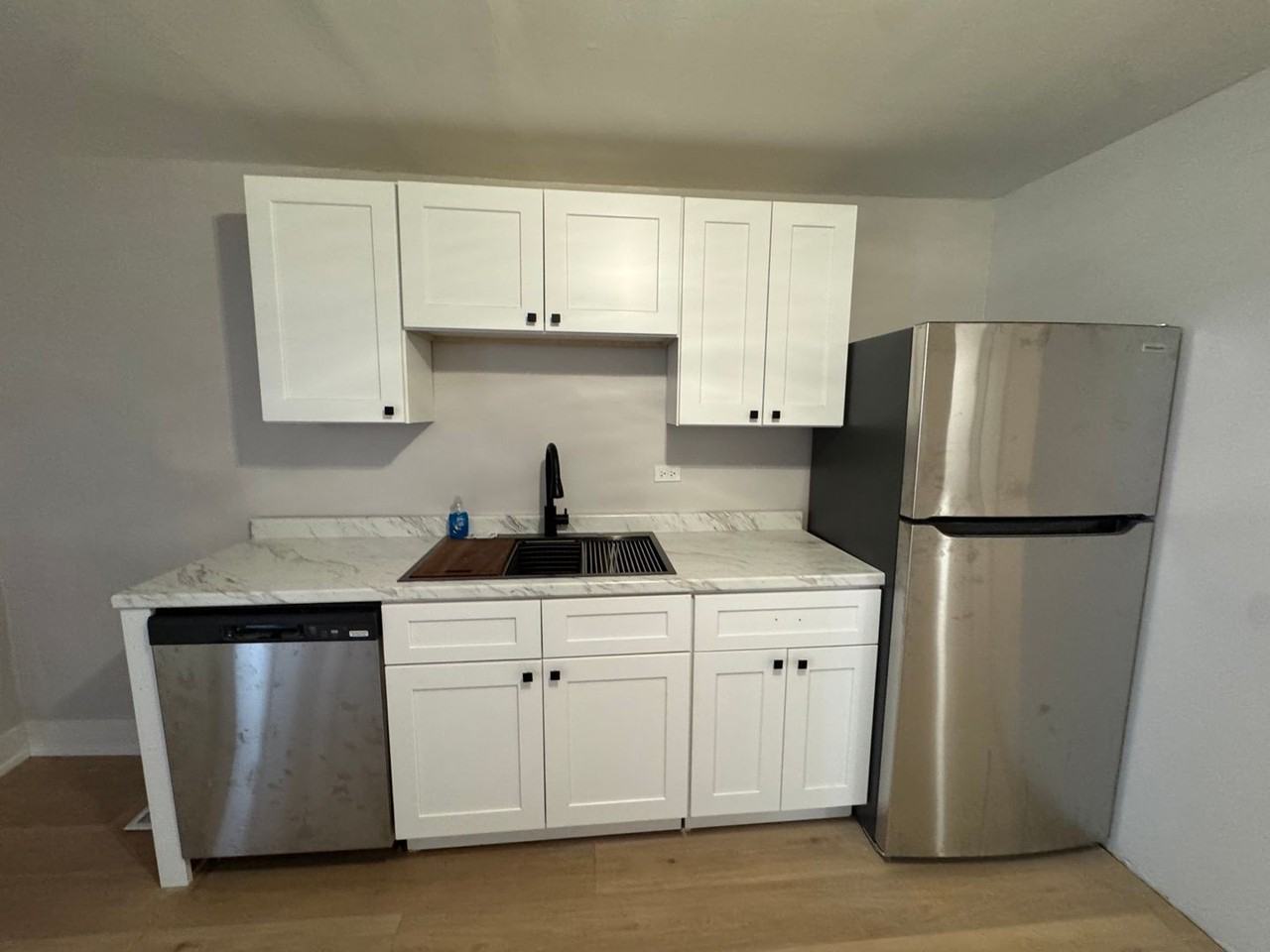 530 W 26th St #2 - Photo 2 of 9