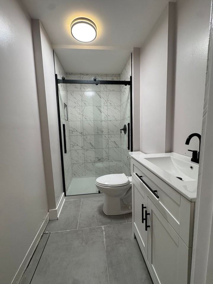 530 W 26th St #2 - Photo 4 of 9