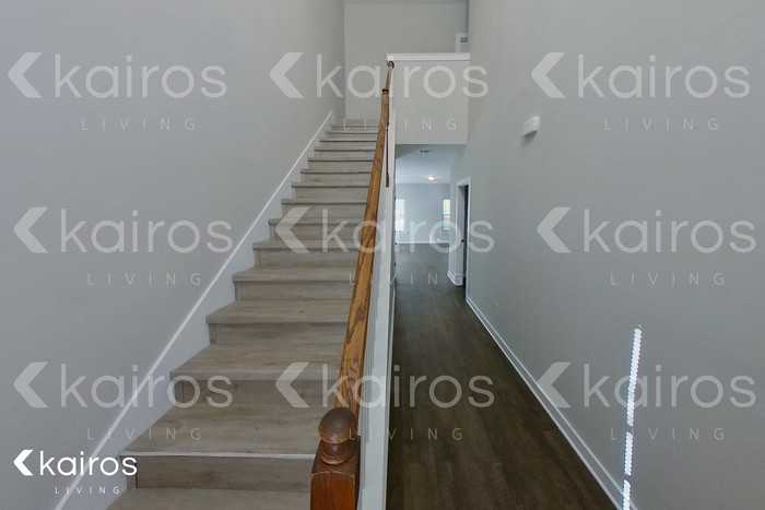 8022 Shadesbrook Dr - Photo 2 of 26