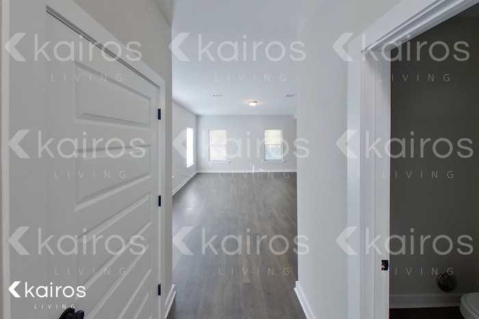 8022 Shadesbrook Dr - Photo 4 of 26