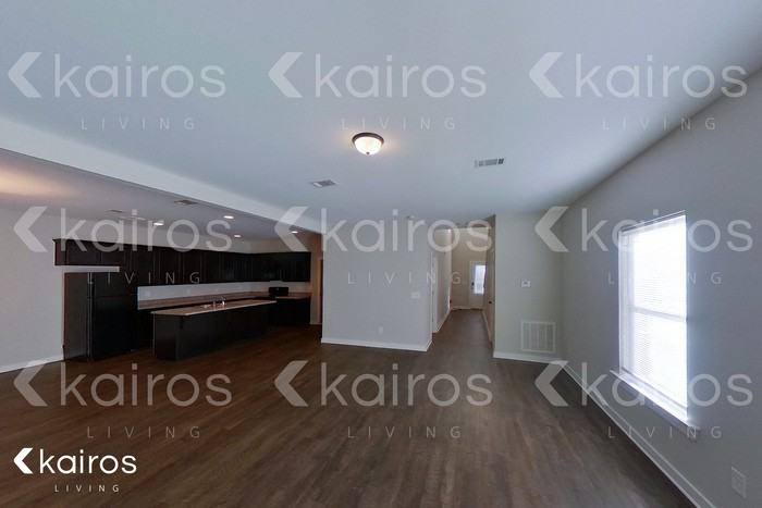 8022 Shadesbrook Dr - Photo 7 of 26