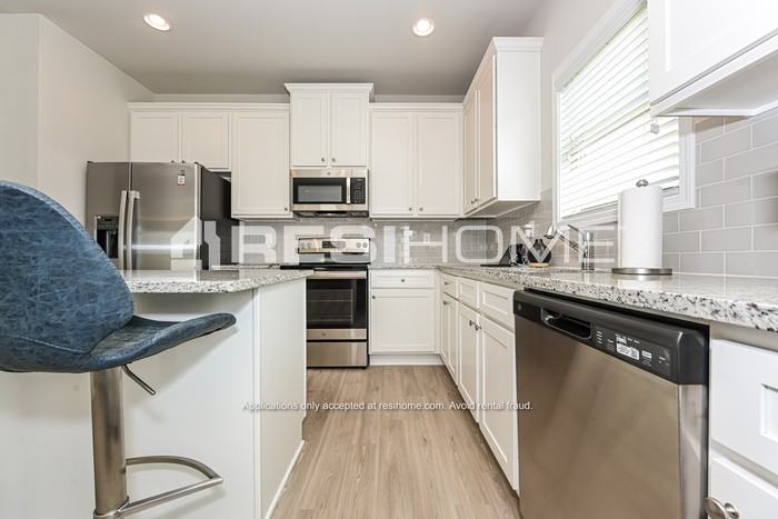 501 Fiery Warbler St - Photo 6 of 19