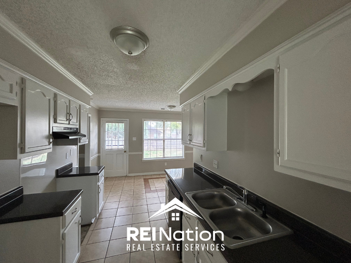 7316 Peppermill Ln - Photo 4 of 21