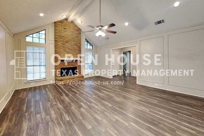 3252 Sugarbush Dr - Photo 4 of 23