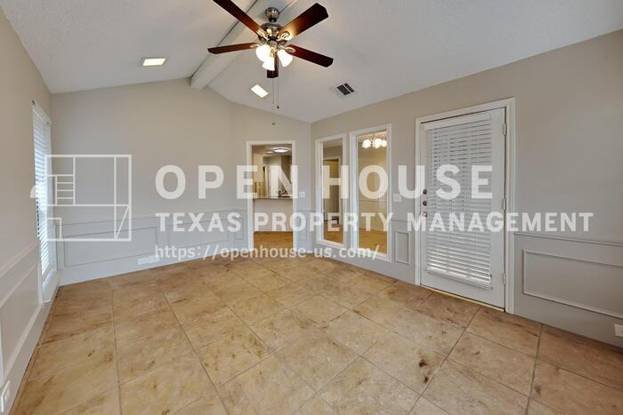 3252 Sugarbush Dr - Photo 6 of 23