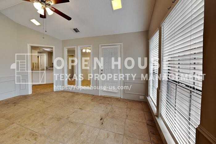 3252 Sugarbush Dr - Photo 7 of 23