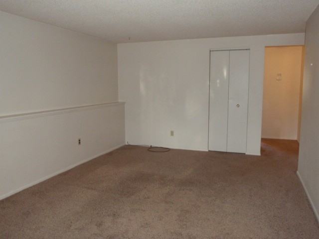 108 Camelot Ct #1 - Photo 4 of 14