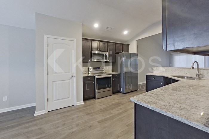 108 Saint Matthew Way - Photo 7 of 22