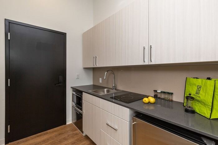 7 S Linn St #404 - Photo 7 of 31