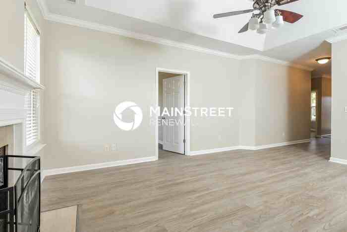 1025 Washington Ct - Photo 4 of 16