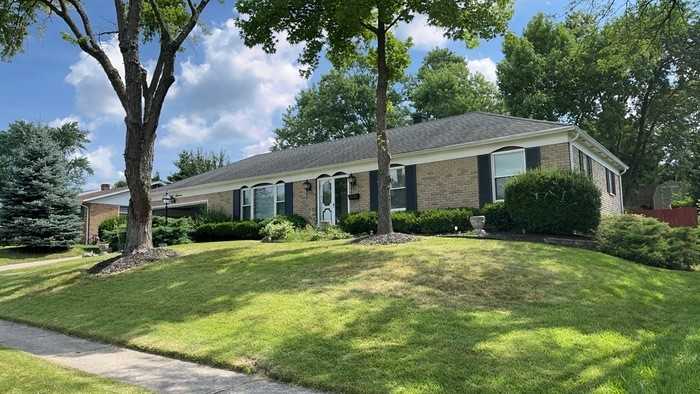 811 Kenbrook Dr - Photo 2 of 40
