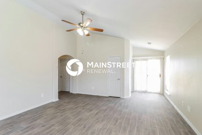 6448 Regina Dr - Photo 3 of 15