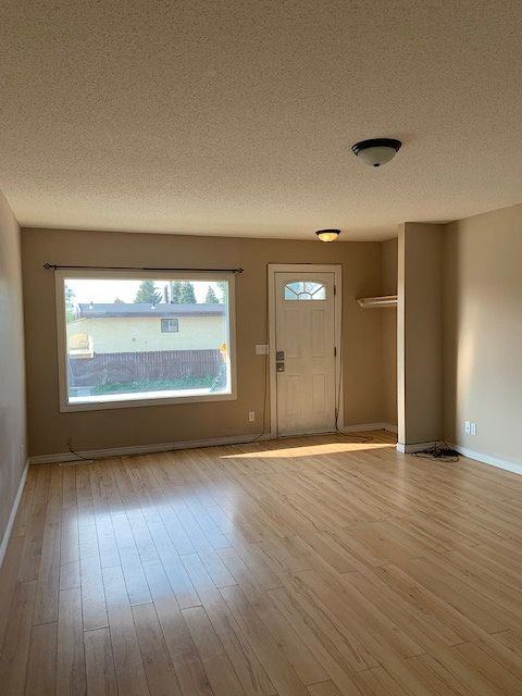 1840 39 St Se - Photo 2 of 8