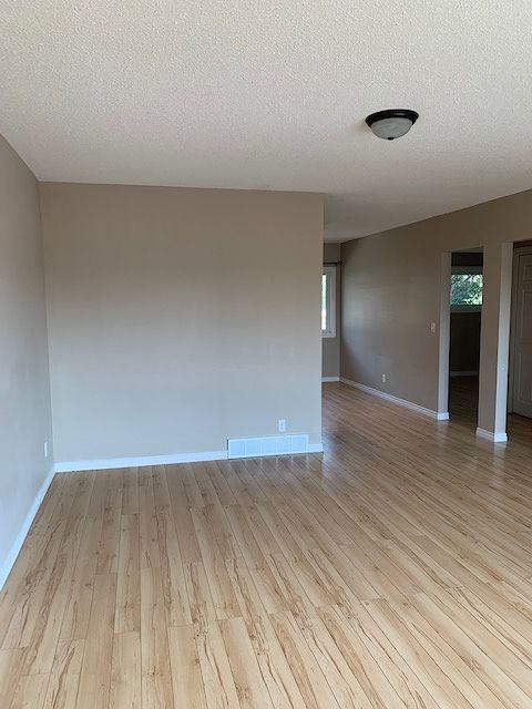 1840 39 St Se - Photo 5 of 8