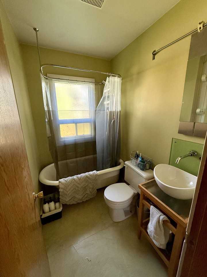 2816 31 St Sw - Photo 4 of 4