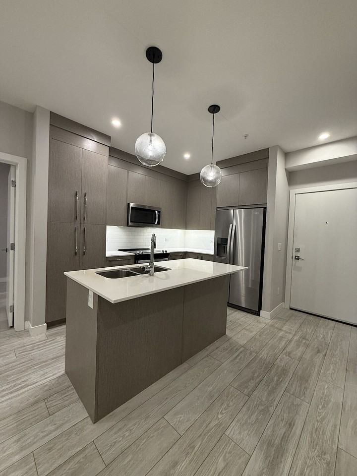 498 - 2412 - 395 Skyview Parkway Northeast - Photo 5 of 16