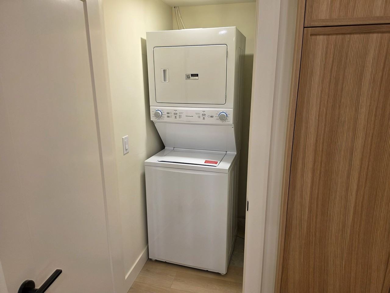 1119 Regal Cres Ne - Photo 5 of 10