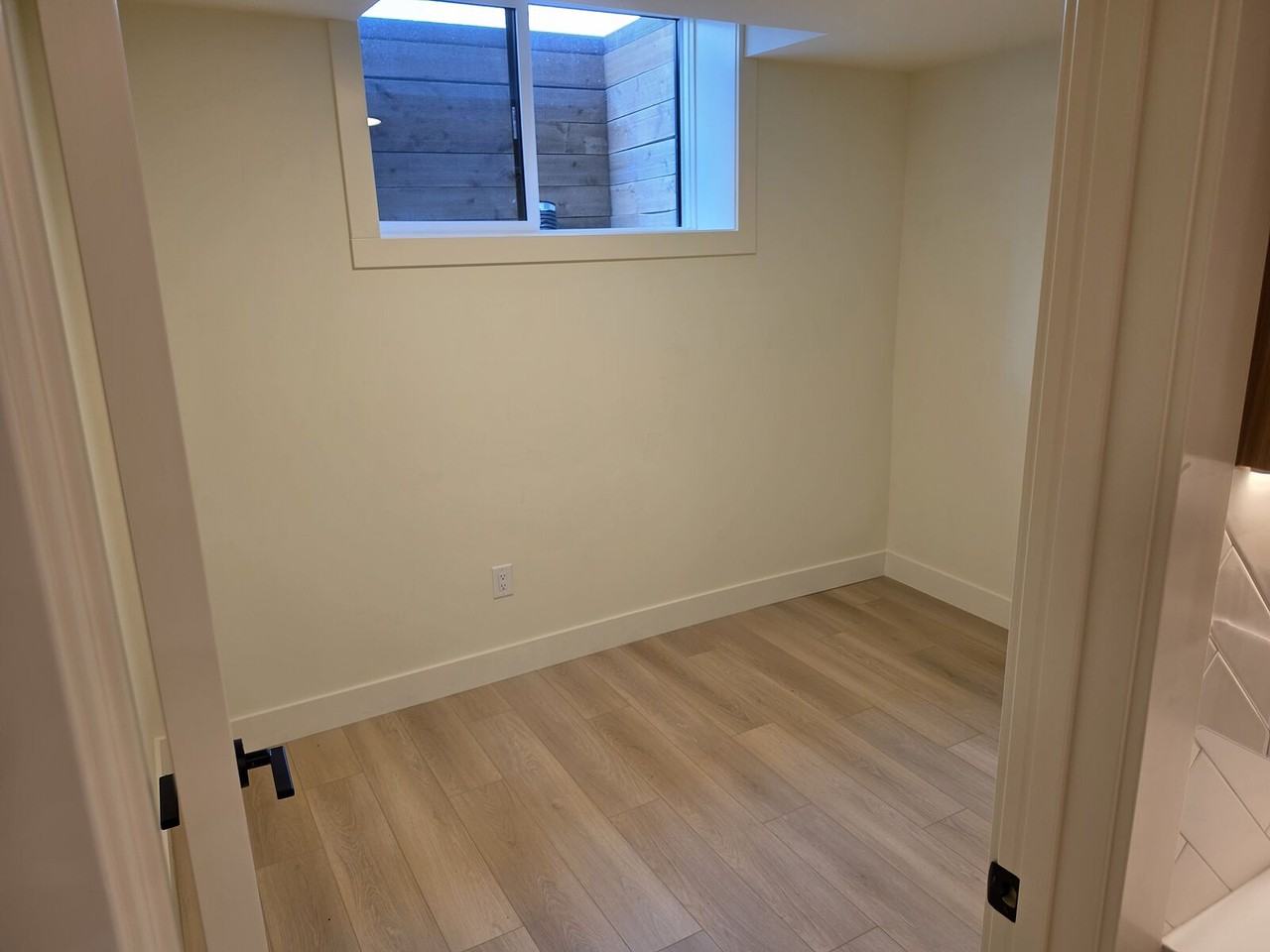 1119 Regal Cres Ne - Photo 6 of 10
