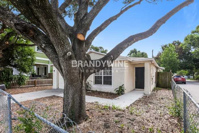 2901 N 12th St - Photo 3 of 24