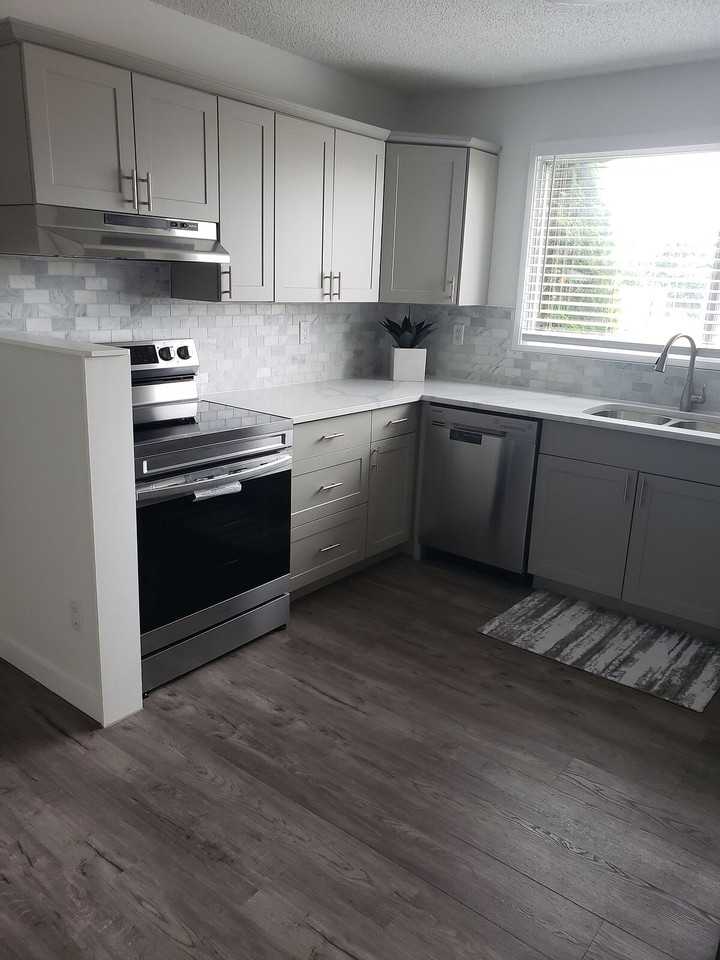 14508 19 St Nw - Photo 4 of 10
