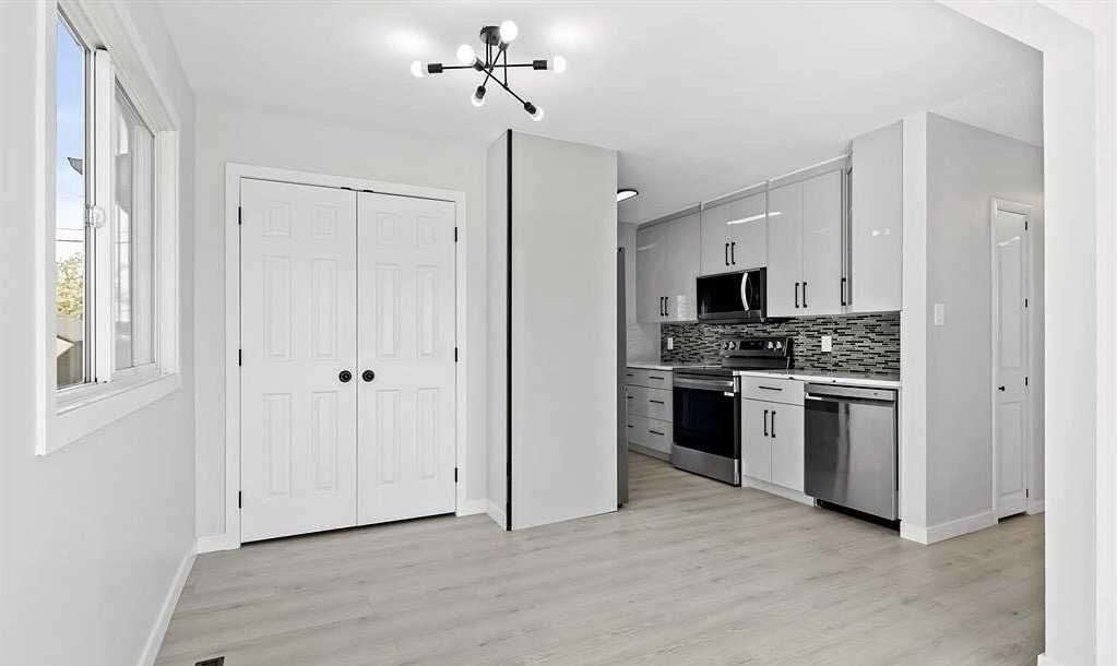 7816 128 Ave Nw - Photo 5 of 22