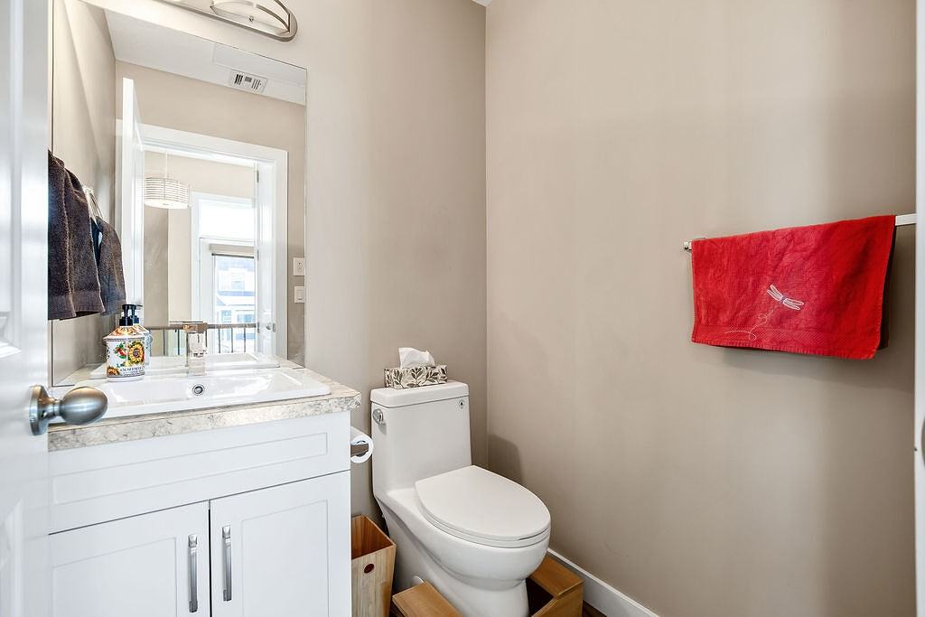 2226 Westmount Rd Nw - Photo 5 of 14