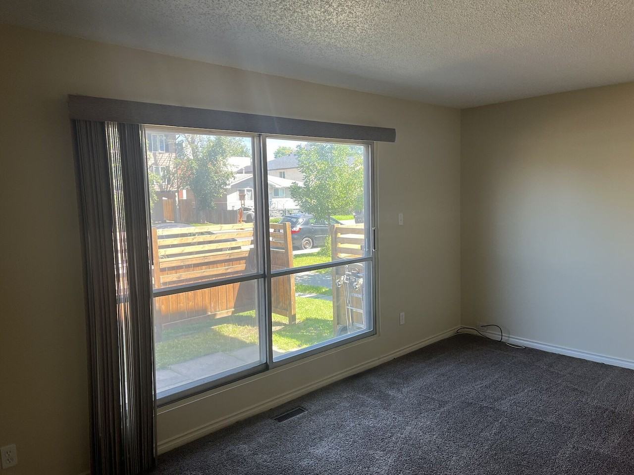6227 - 6227 Bowness Rd Nw - Photo 2 of 27