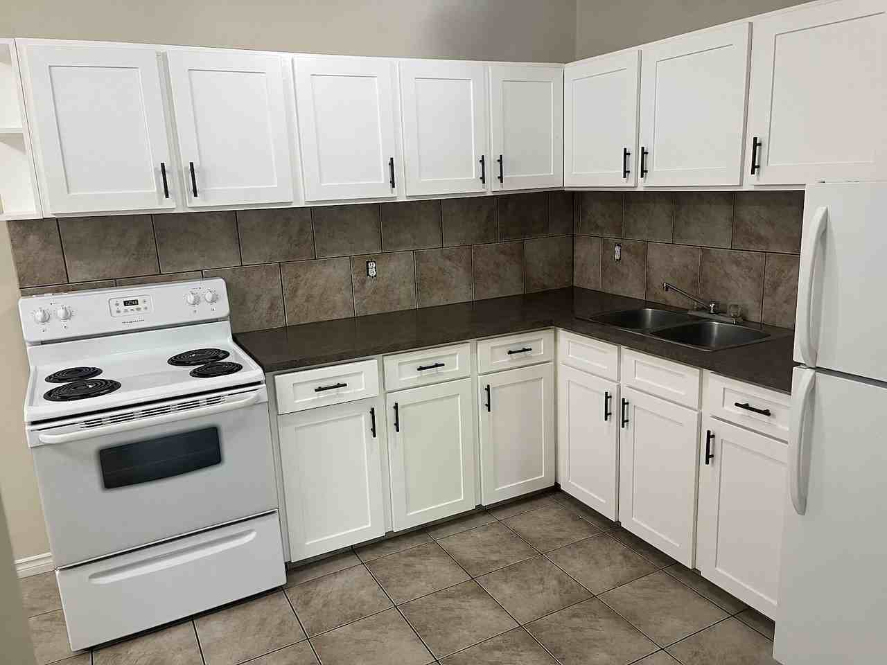 6227 - 6227 Bowness Rd Nw - Photo 5 of 27