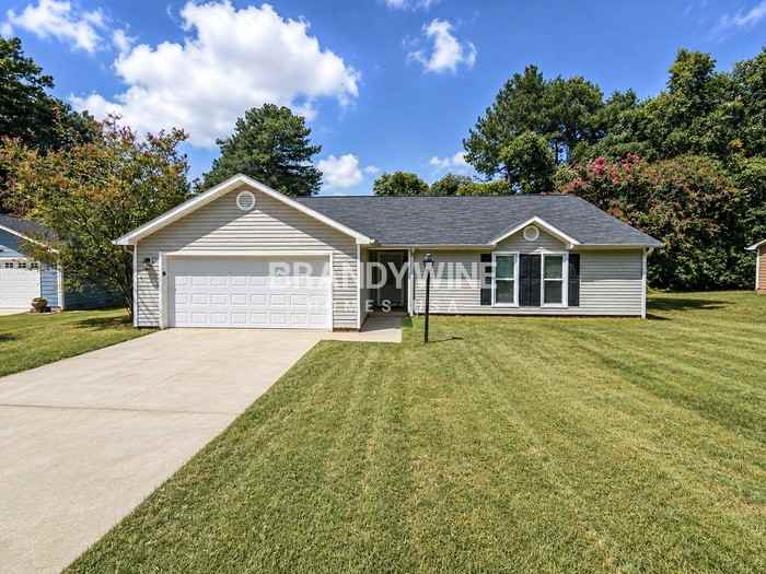 9040 Gardener Dr - Photo 2 of 26