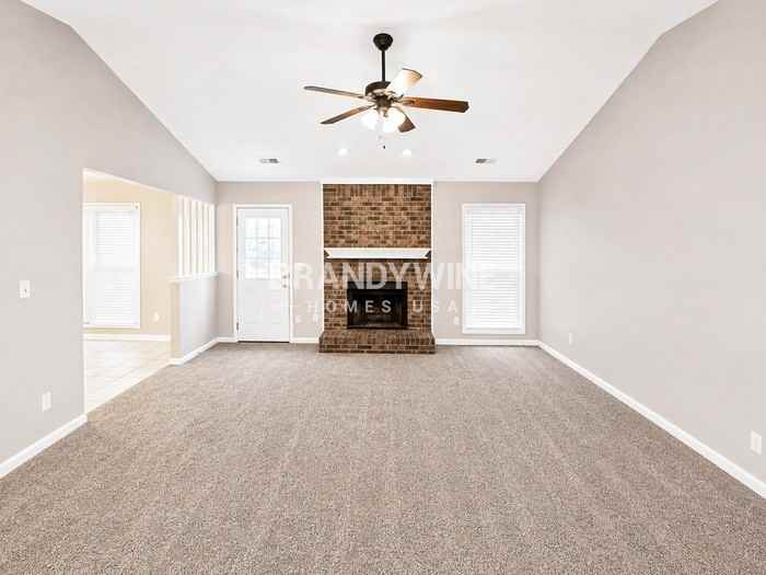 9040 Gardener Dr - Photo 4 of 26
