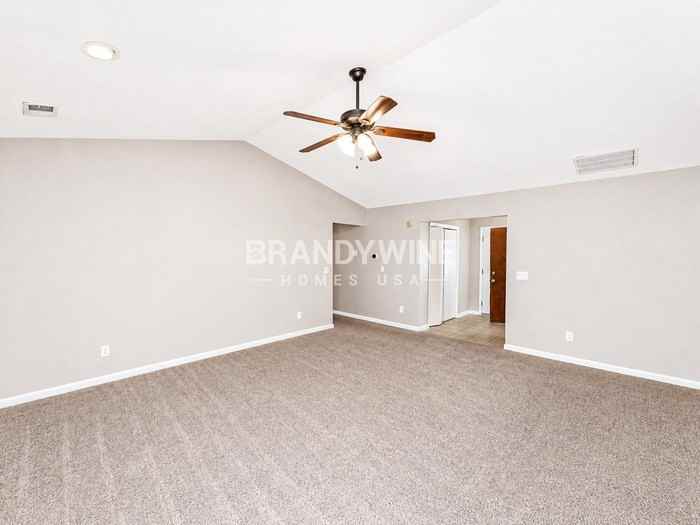 9040 Gardener Dr - Photo 5 of 26
