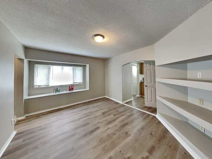 1910 Chelton Ave W - Photo 6 of 23