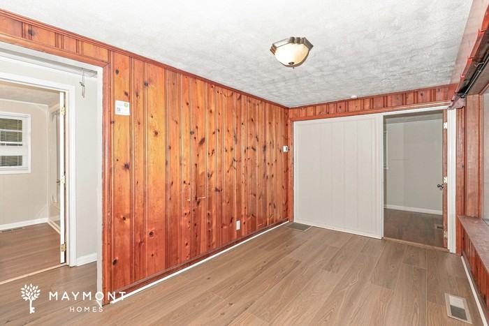 205 Westmoreland Dr - Photo 4 of 15