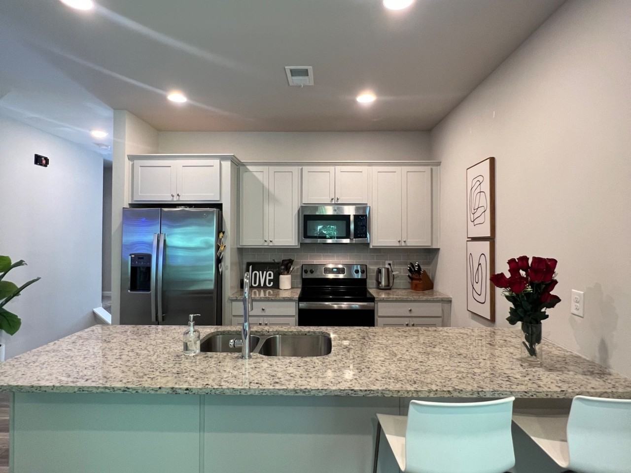 2816 Ridgeview Dr Sw #NA - Photo 3 of 9