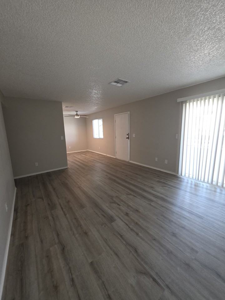 4193 Zavala St #B - Photo 4 of 13