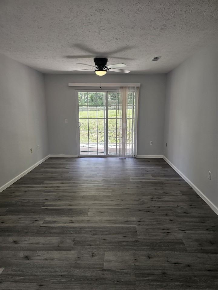 165 Knowledge Ave #D - Photo 3 of 6