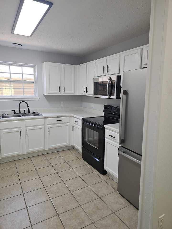 165 Knowledge Ave #D - Photo 4 of 6
