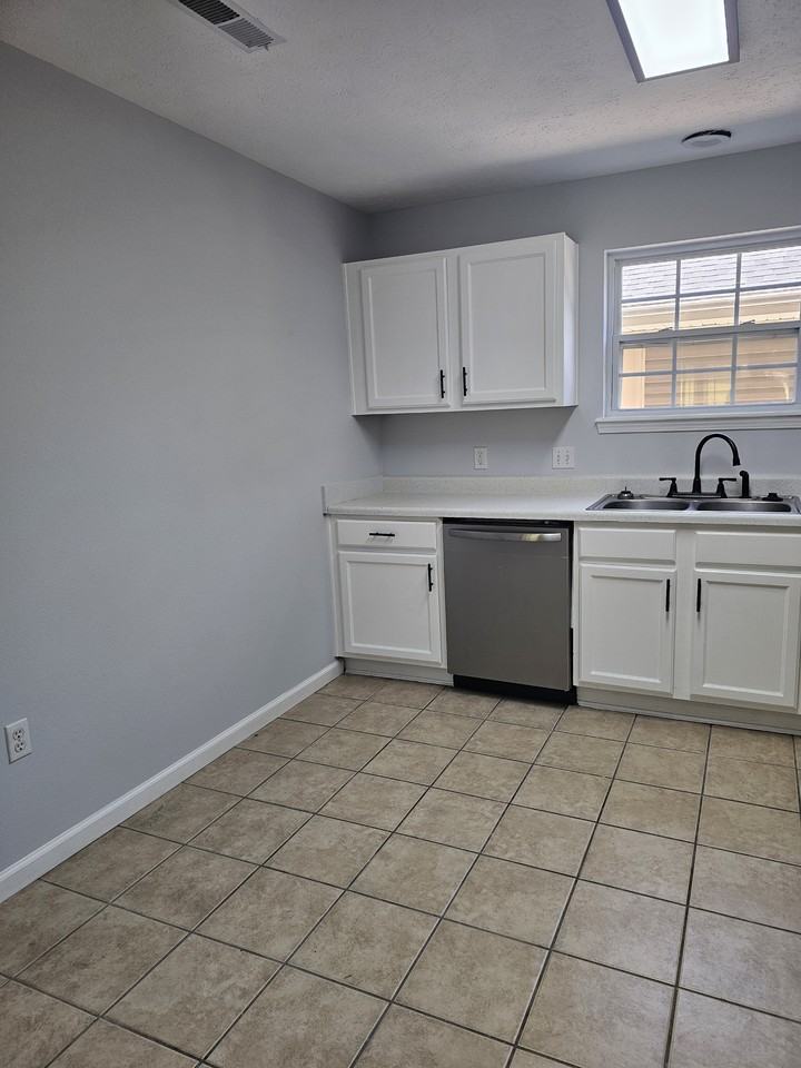 165 Knowledge Ave #D - Photo 6 of 6