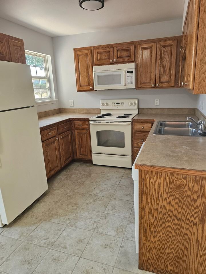 151 Vixen Cir #A - Photo 2 of 12