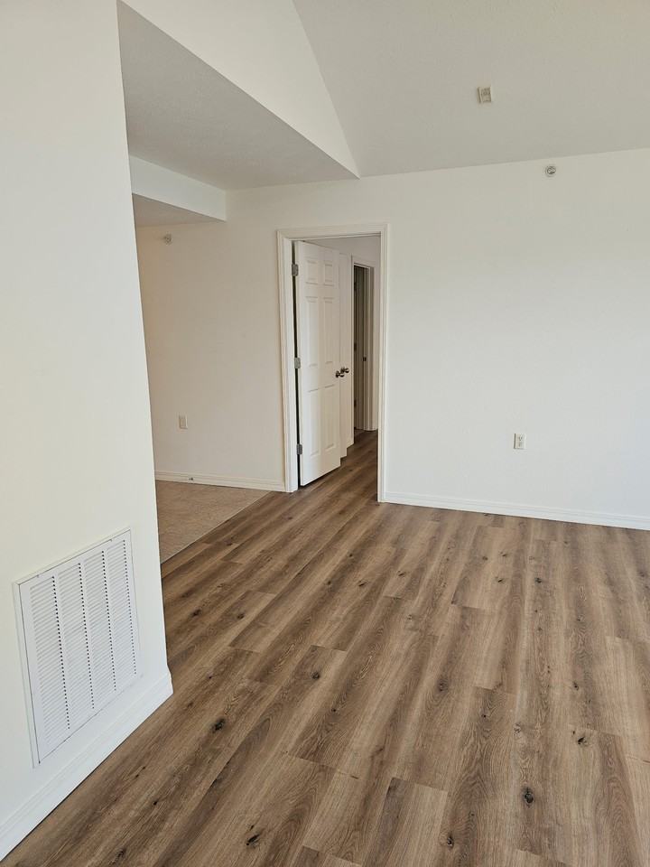 126 Vixen Cir #J - Photo 7 of 11