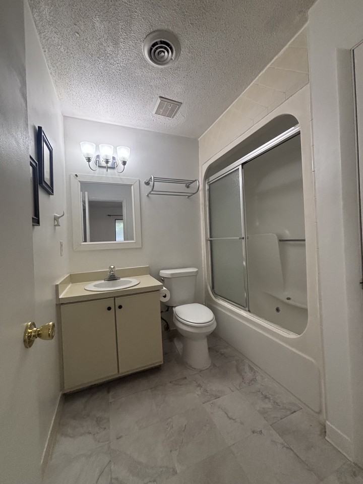1211 Metze Rd #B8 - Photo 3 of 9
