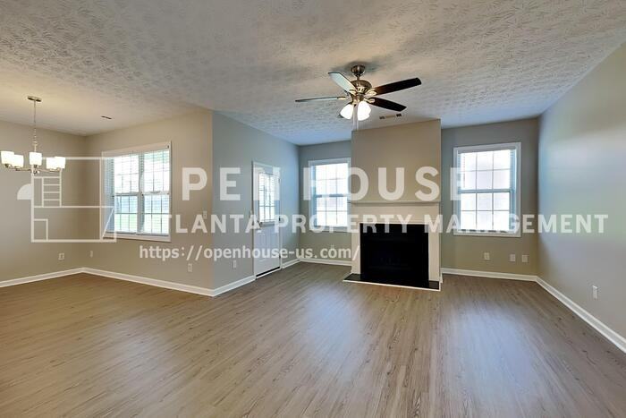 240 Clairidge Ln - Photo 4 of 20