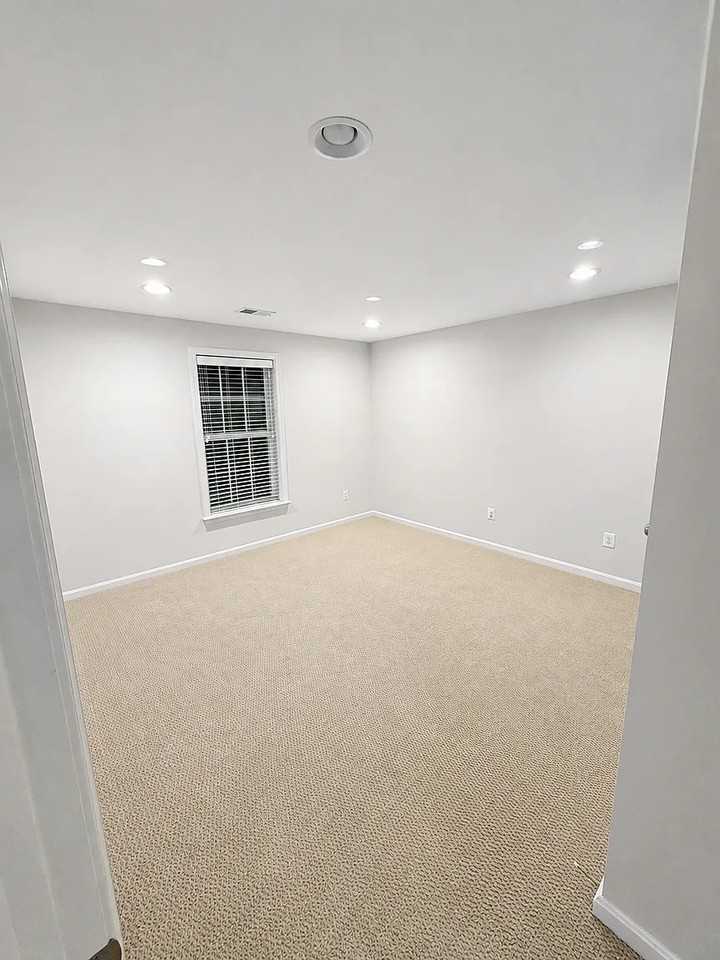 7412 Pensacola Pl - Photo 5 of 17