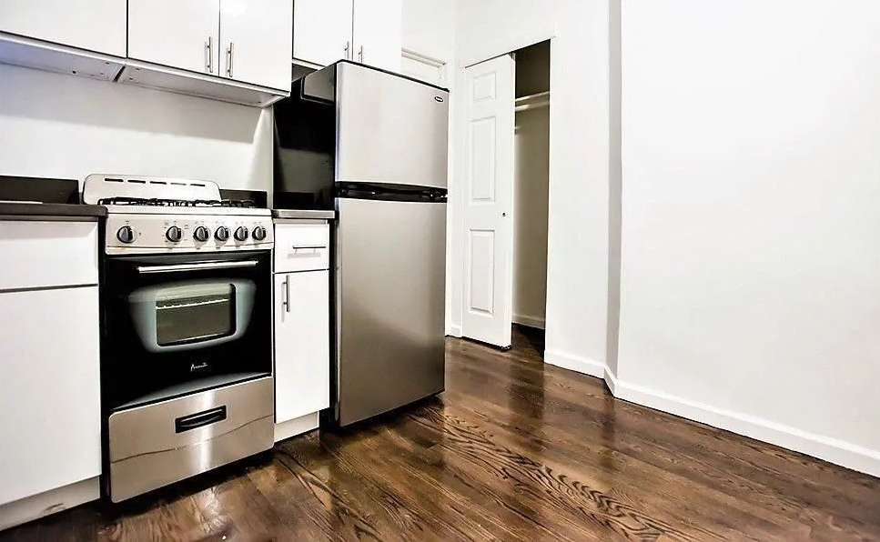 304 E 62nd St #NA - Photo 3 of 4